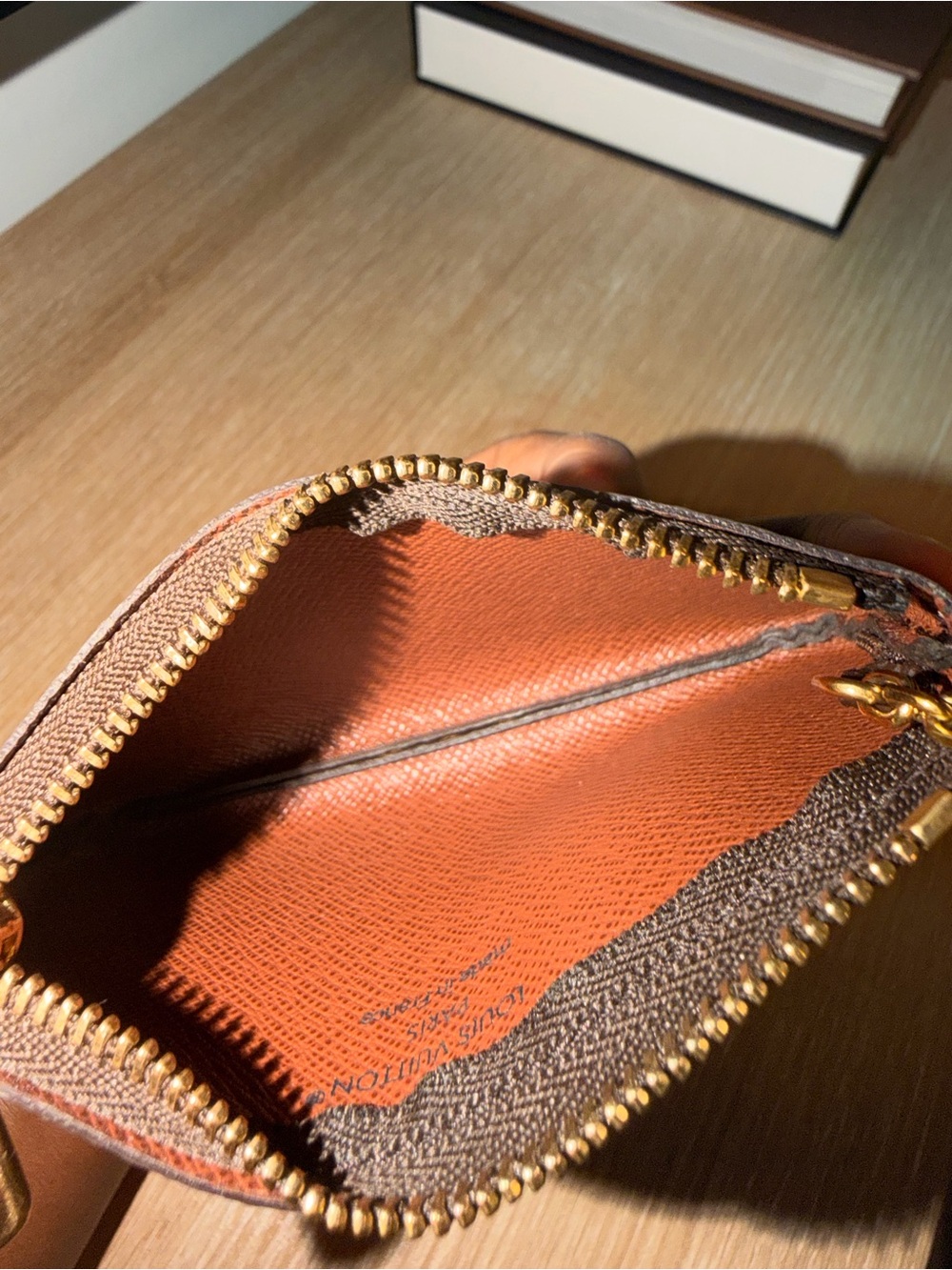 Louis Vuitton Monogram Key Pouch. - Picture 6 of 8
